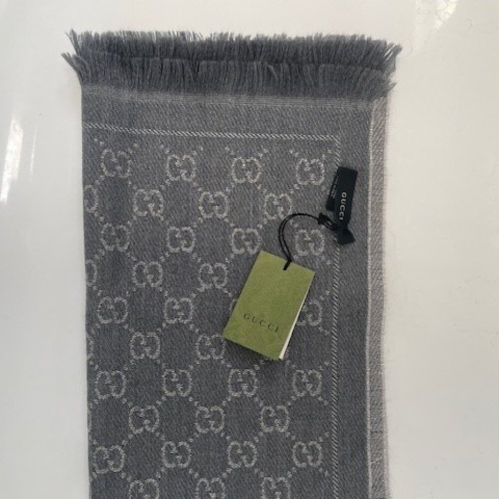 GUCCI Scarf - New w/Tags !